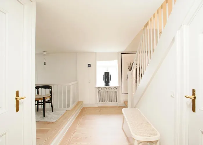 Апартаменты Modern 3br Duplex In Nyhavn W Private Balcony *